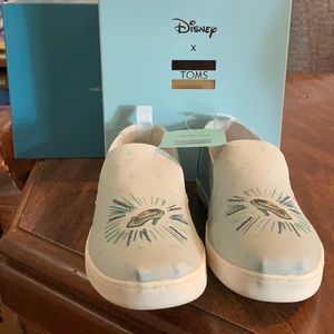 NWT Disney x Toms Blue Cinderella